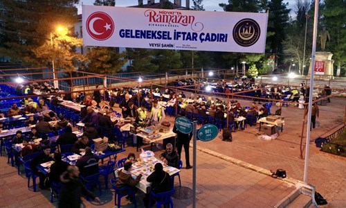 Midyat Belediyesi İftar Çadırı Kurdu 